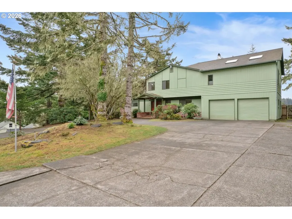 833 Rhododendron Drive Florence OR 97439