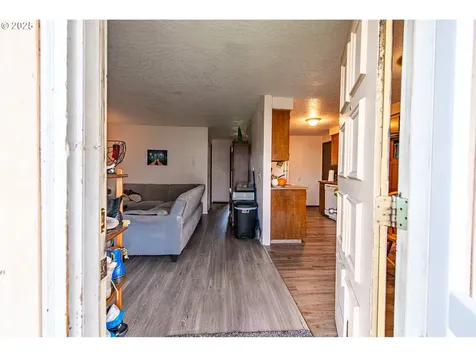 353 71st Street Springfield OR 97478