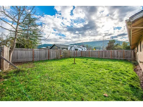 353 71st Street Springfield OR 97478