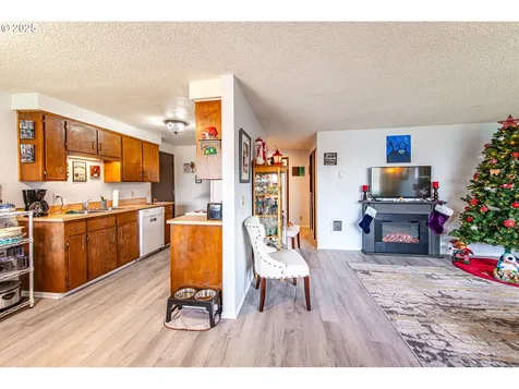 353 71st Street Springfield OR 97478
