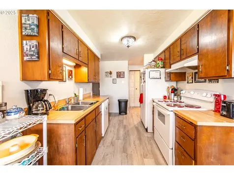 353 71st Street Springfield OR 97478