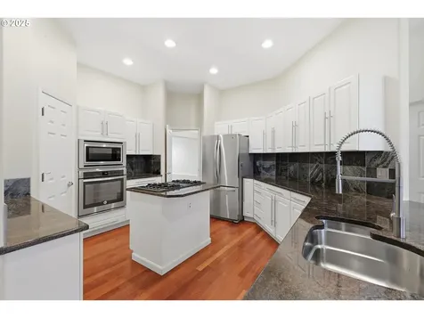 13002 Sierra Vista Drive Lake Oswego OR 97035