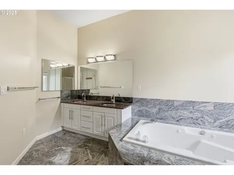 13002 Sierra Vista Drive Lake Oswego OR 97035