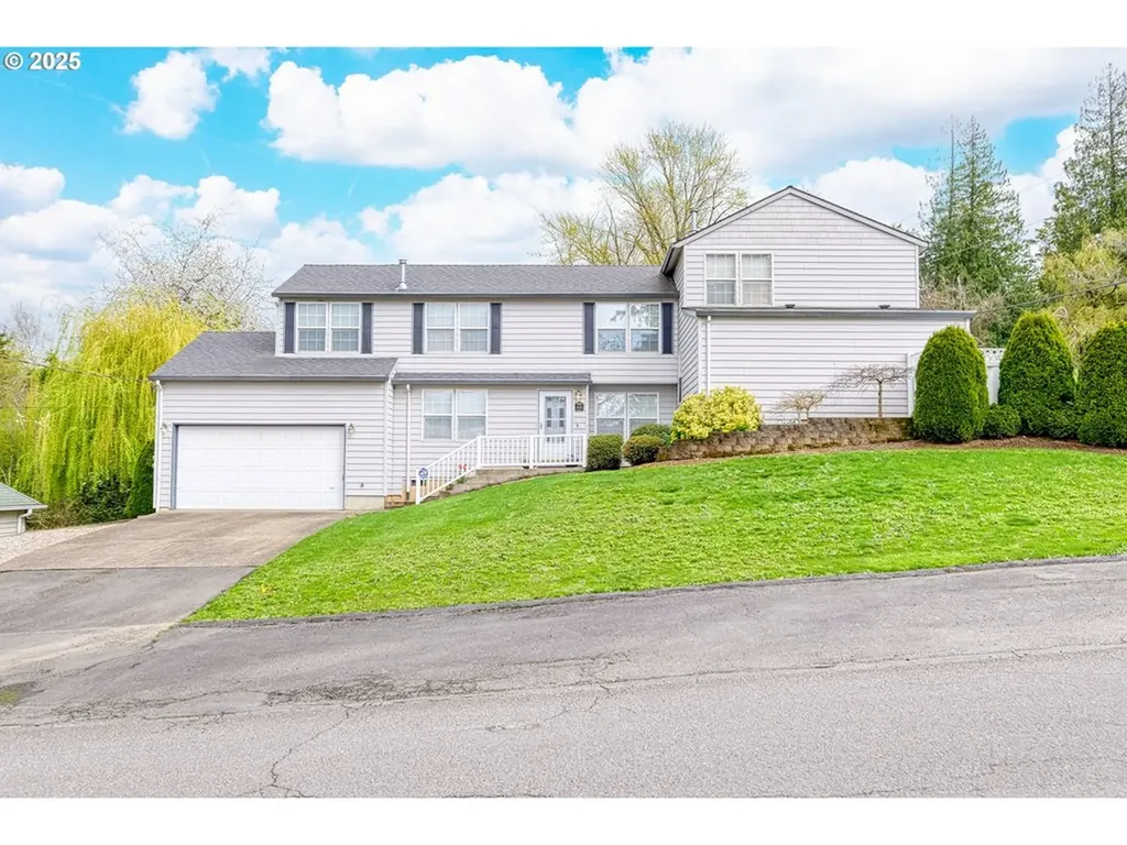 8036 SE 105th Avenue Portland OR 97266