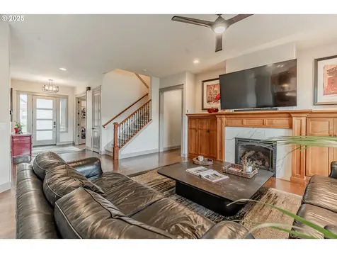 14267 SW Lukar Court Portland OR 97223