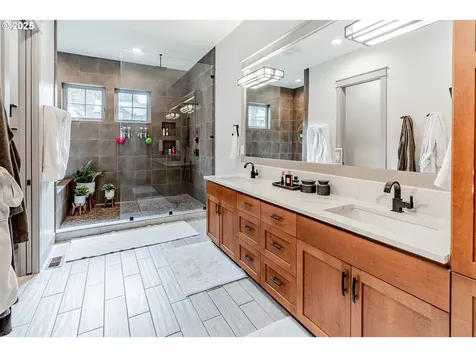 14267 SW Lukar Court Portland OR 97223