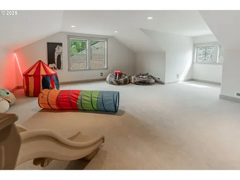 14267 SW Lukar Court Portland OR 97223