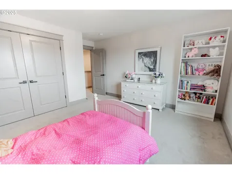 14267 SW Lukar Court Portland OR 97223