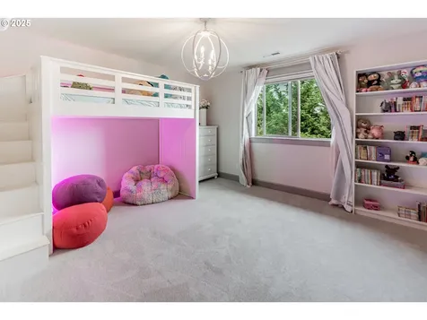 14267 SW Lukar Court Portland OR 97223