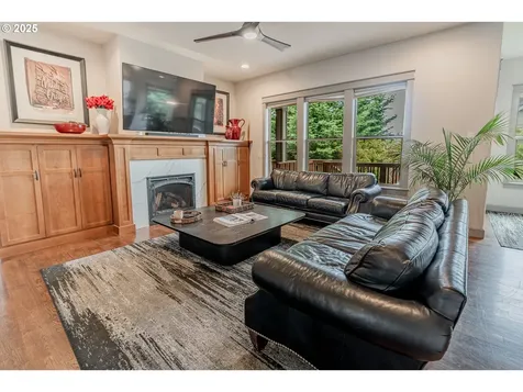 14267 SW Lukar Court Portland OR 97223