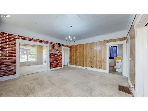 2438 Auburn Avenue Baker City OR 97814