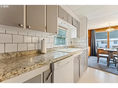 2681 SE River Road Hillsboro OR 97123