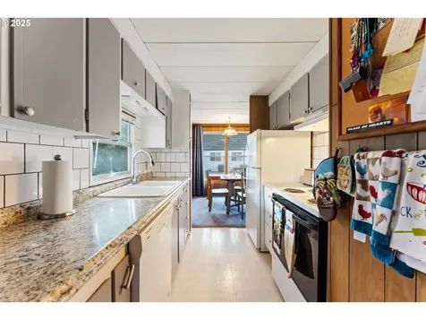 2681 SE River Road Hillsboro OR 97123