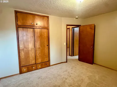 1218 SE 162nd Avenue Portland OR 97233