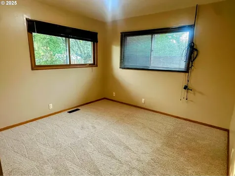1218 SE 162nd Avenue Portland OR 97233