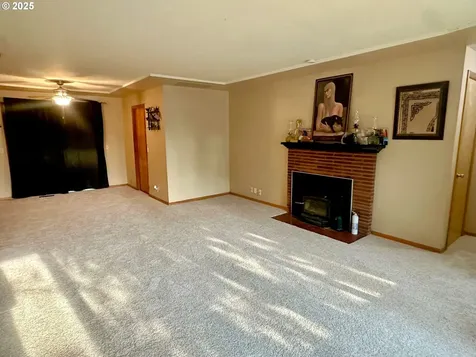 1218 SE 162nd Avenue Portland OR 97233