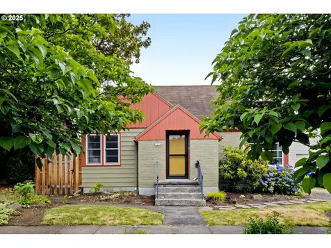5234 NE Multnomah Street Portland OR 97213