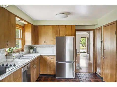 5234 NE Multnomah Street Portland OR 97213