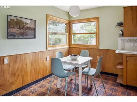 5234 NE Multnomah Street Portland OR 97213