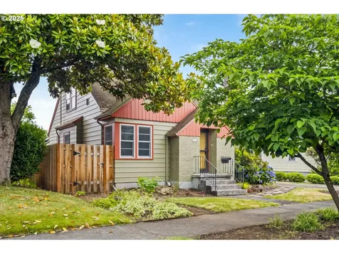 5234 NE Multnomah Street Portland OR 97213