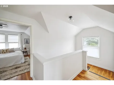 5234 NE Multnomah Street Portland OR 97213