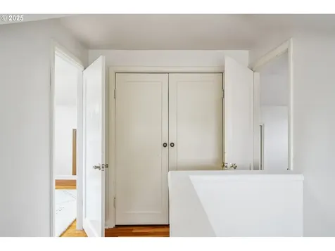 5234 NE Multnomah Street Portland OR 97213