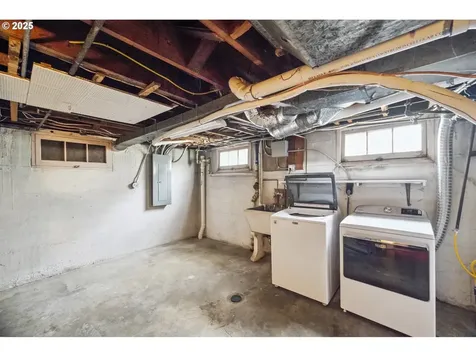 5234 NE Multnomah Street Portland OR 97213
