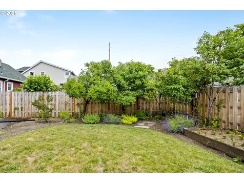 5234 NE Multnomah Street Portland OR 97213