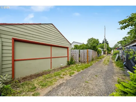5234 NE Multnomah Street Portland OR 97213