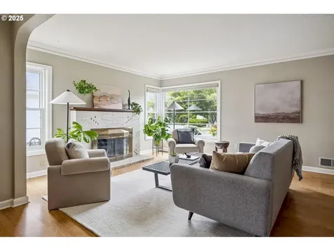5234 NE Multnomah Street Portland OR 97213