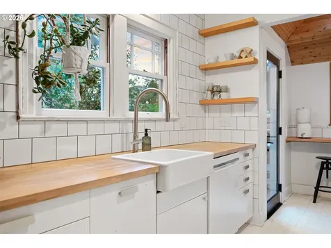 5335 NE Mallory Avenue Portland OR 97211