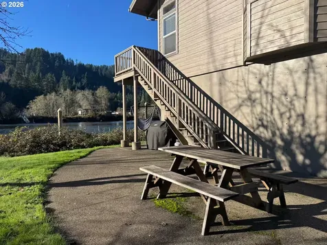 10298 Highway 126 Mapleton OR 97453