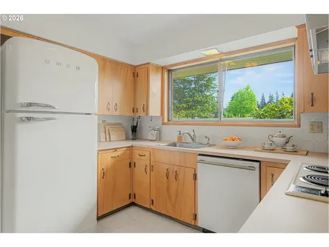 14045 NE Sacramento Street Portland OR 97230