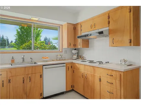14045 NE Sacramento Street Portland OR 97230