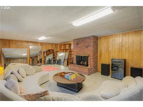 14045 NE Sacramento Street Portland OR 97230