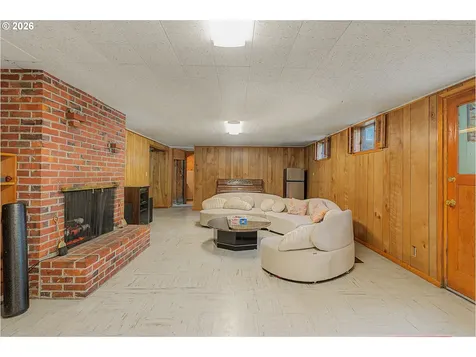 14045 NE Sacramento Street Portland OR 97230