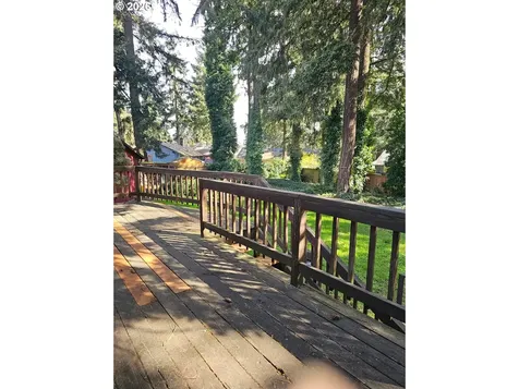1742 SE 142nd Place Portland OR 97233