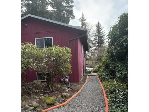 1742 SE 142nd Place Portland OR 97233