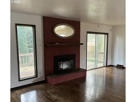 1742 SE 142nd Place Portland OR 97233
