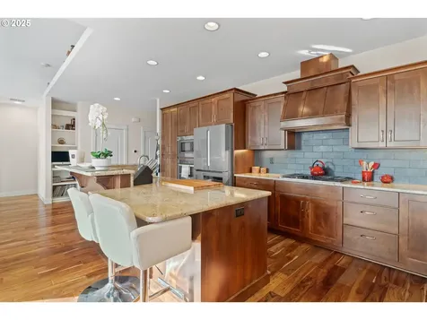 626 N V Street Washougal WA 98671