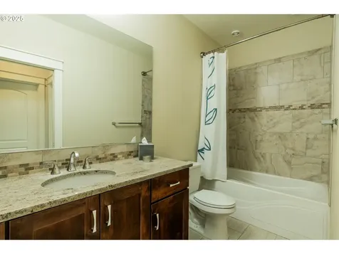626 N V Street Washougal WA 98671
