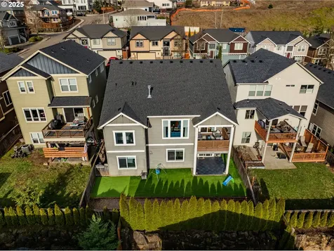 626 N V Street Washougal WA 98671