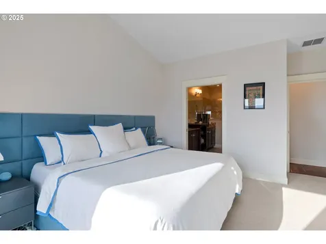 626 N V Street Washougal WA 98671