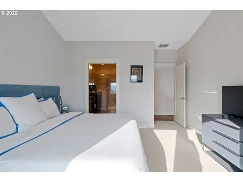 626 N V Street Washougal WA 98671