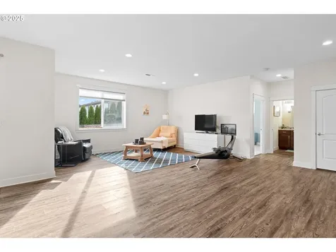 626 N V Street Washougal WA 98671