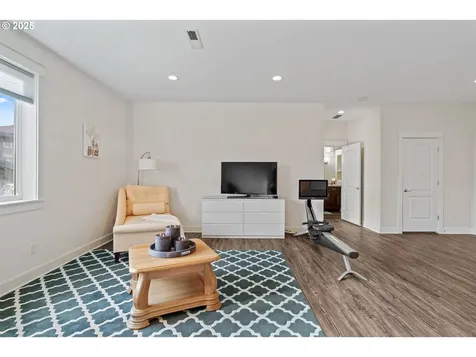 626 N V Street Washougal WA 98671
