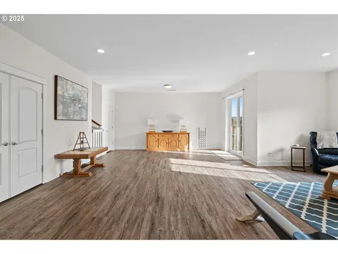 626 N V Street Washougal WA 98671