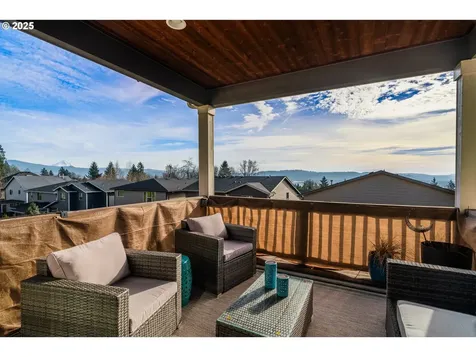 626 N V Street Washougal WA 98671