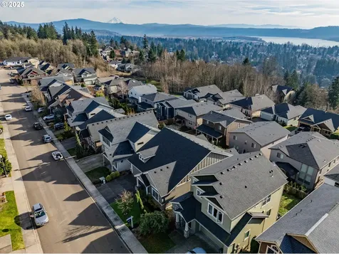 626 N V Street Washougal WA 98671