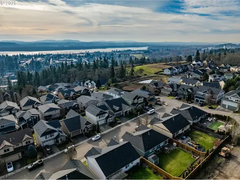 626 N V Street Washougal WA 98671